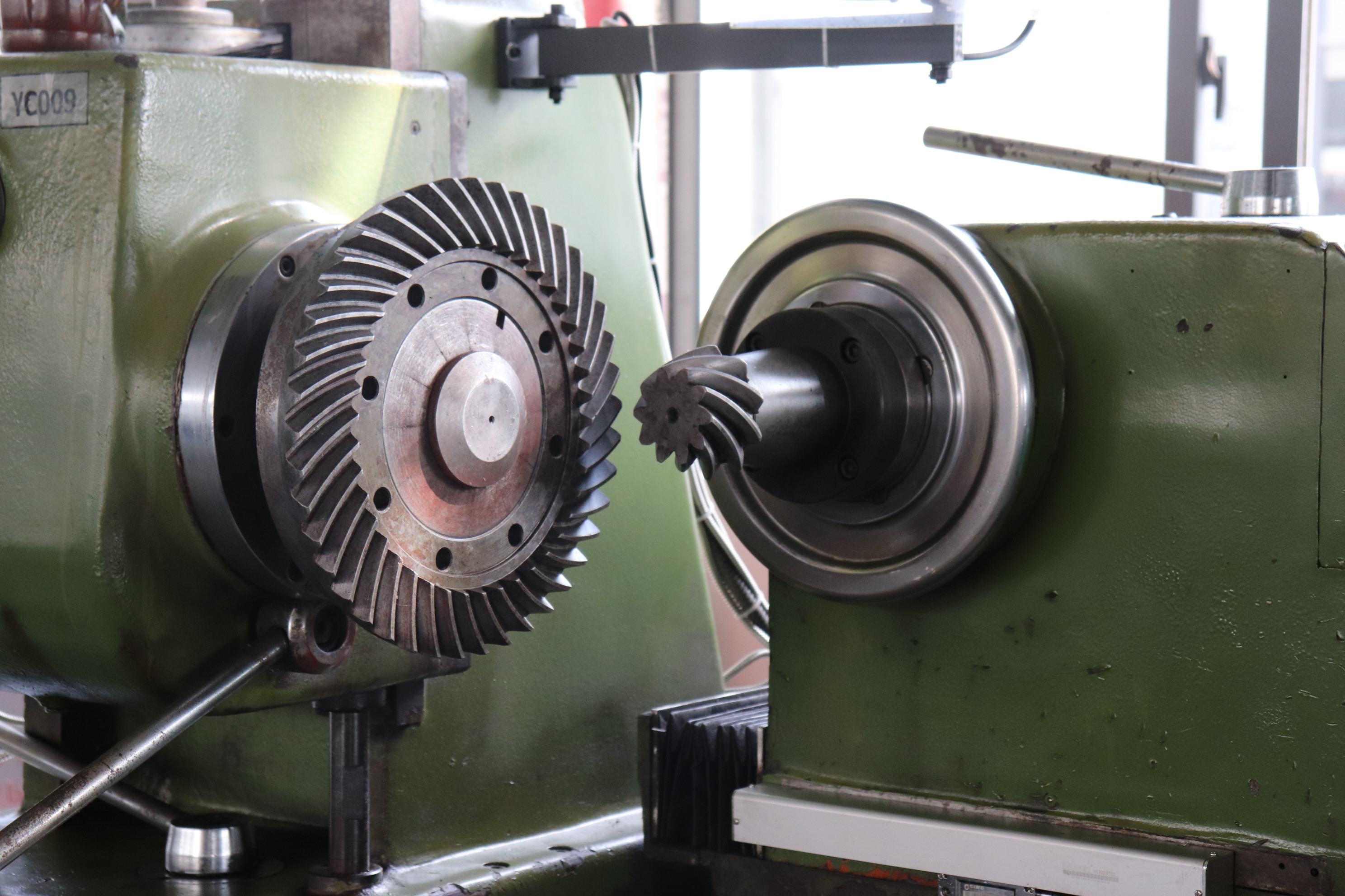 China DIN8 bevel gear and pinion in bevel helical gearmotors factory and  manufacturers